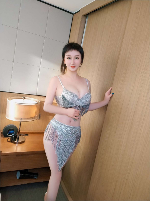 越秀满族大波妹